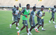 FOOT-BALL: 16 Lions au premier galop