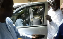 Mansour FAYE remet un véhicule aux artisans – vidéo