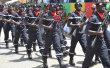 VIDÉO INTÉGRALE : le défilé des militaires sur la Place Faidherbe.