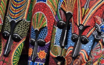 La France freine les restitutions d'oeuvres africaines, déplore le Monde