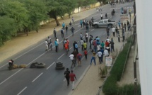 URGENT - UGB: les étudiants barrent la route nationale, ce matin.