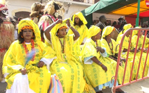 Tam-tams, chants et faux lions : quand la tradition enflamme les régates