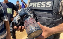 Israël tue quatre journalistes lors d’une frappe sur l’hôpital Nasser à Gaza