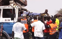 Deux morts dans une collision entre une moto et un véhicule de transport à Potou