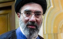 "La riposte de Mojtaba Khamenei" : Le guide suprême dénonce une manipulation des esprits