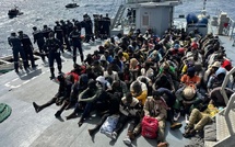 Émigration clandestine : La Marine nationale secourt 132 migrants au large de Dakar
