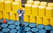 Énergie : Le prix du pétrole chute de 10 % après l'ouverture du détroit d'Ormuz