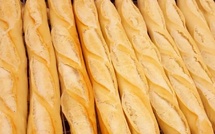 Pain : les boulangers alertent sur une hausse "inévitable" du prix de la baguette.