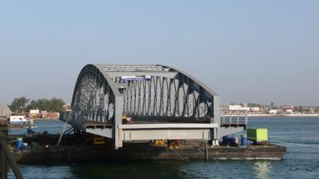 changelent travée pont ndar1.JPG changelent travée pont ndar1.JPG